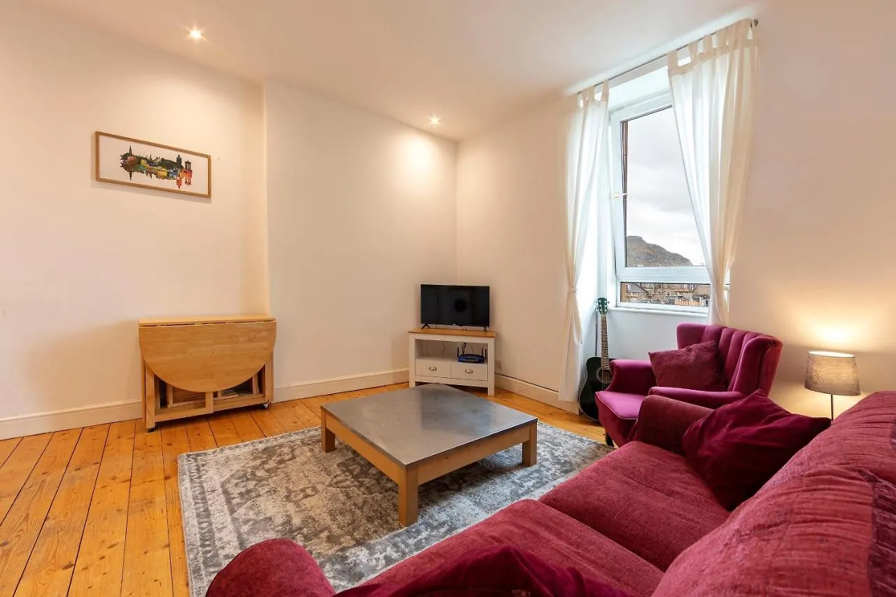 Cosy Quiet Traditional Top Floor Central Edinburgh Apartment With Stunning Views United Kingdom