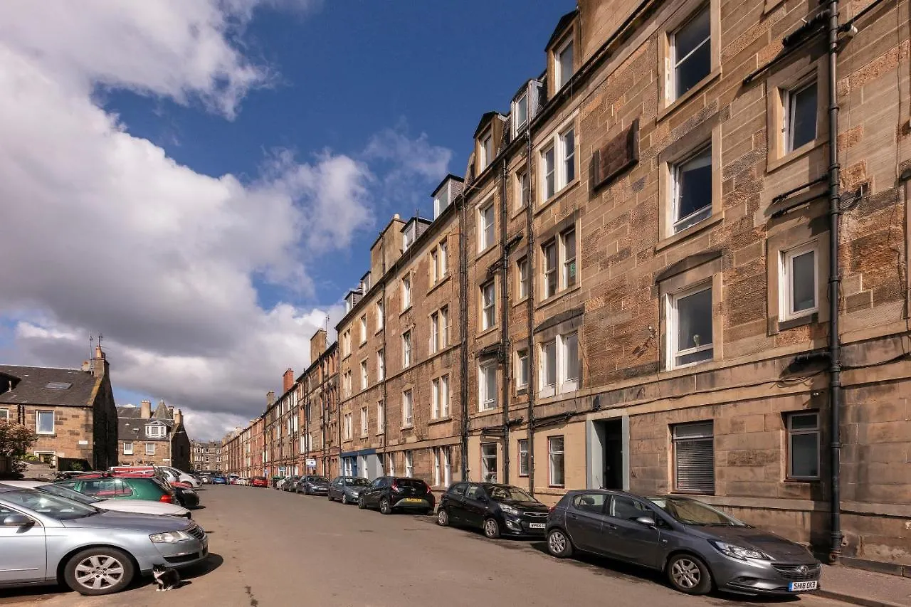 Cosy Quiet Traditional Top Floor Central Edinburgh Apartment With Stunning Views 0*,  United Kingdom